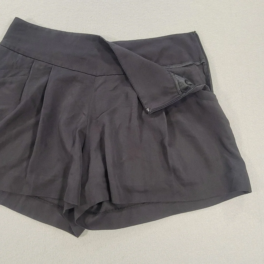 LOFT Pleated Dress Shorts High Rise Side Zip Black Women's Size 6 Preppy Casual